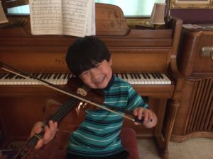 ellis-first-day-with-his-violin-3
