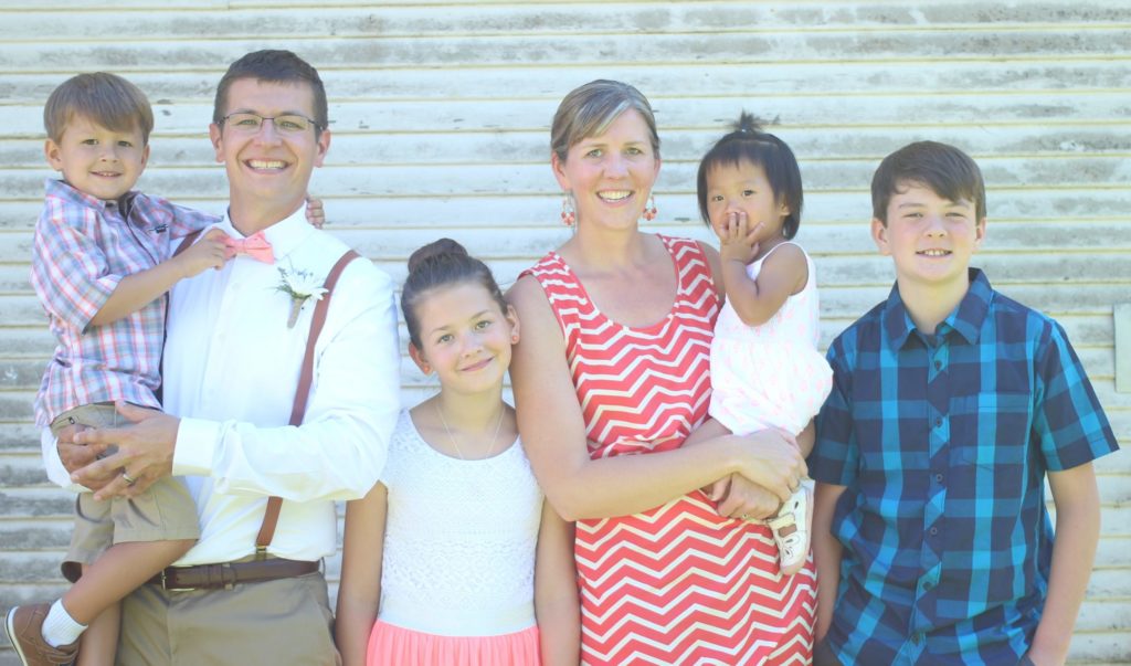 Greg and Lindsay Goosetree with their four children.