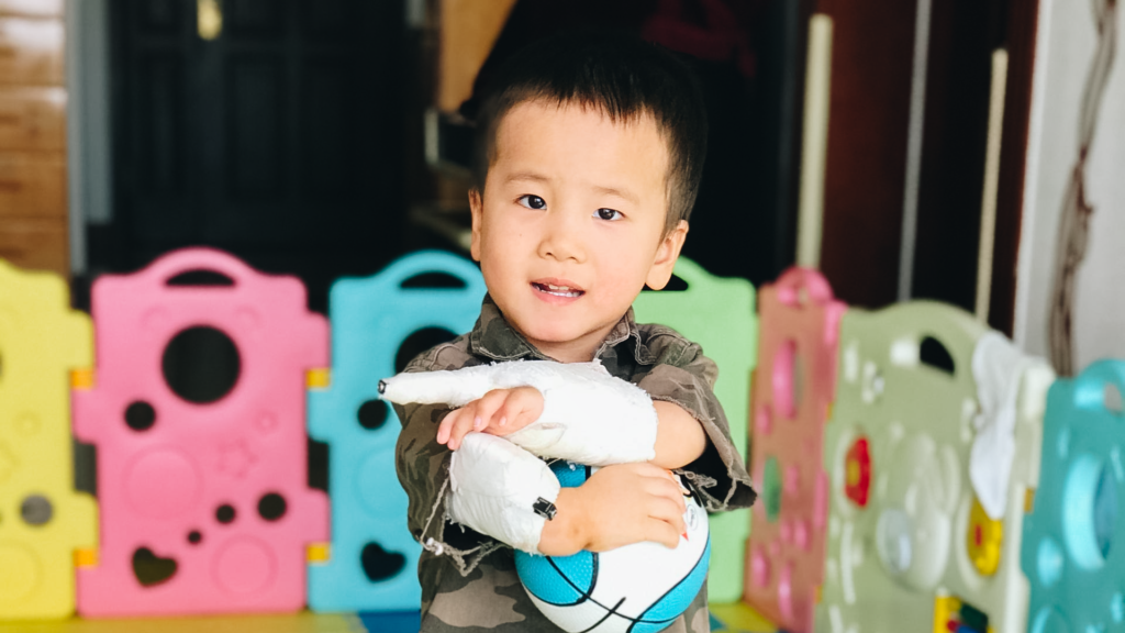 洋楽 Orphan Family / Up For Adoption The 'orphan' I adopted from Uganda already had a family