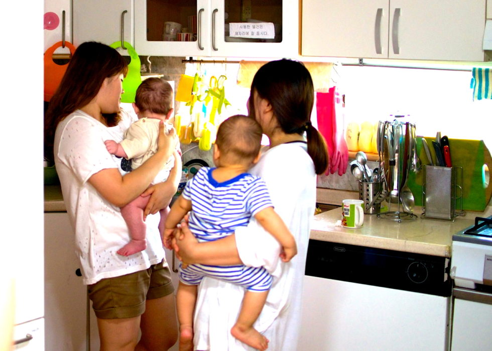 two single mothers in Korea