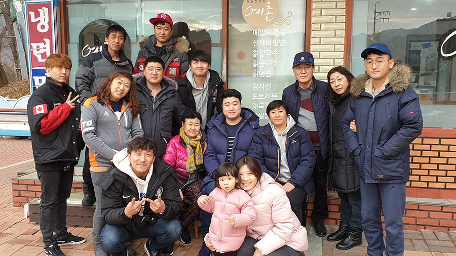 Large family group picture