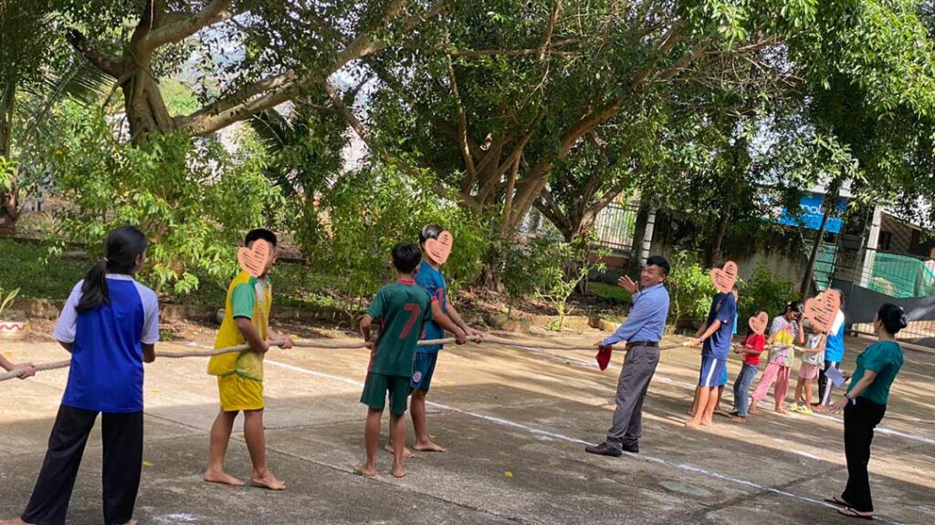 International Day of the Child is celebrated in China with a rope game.